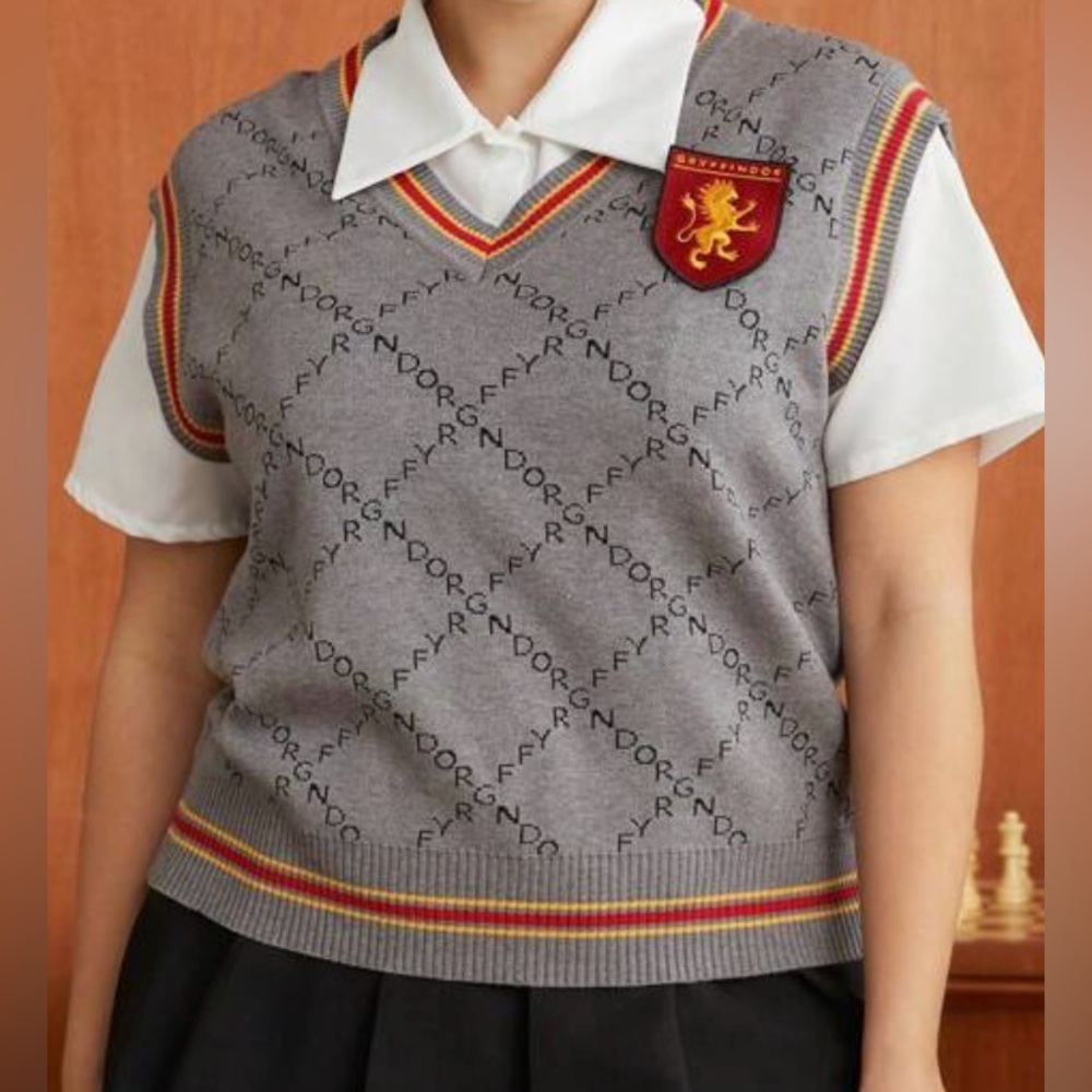 NEW 2 XL HARRY POTTER X SHEIN Plus 1pc Letter Pattern Striped Trim Sweater Vest